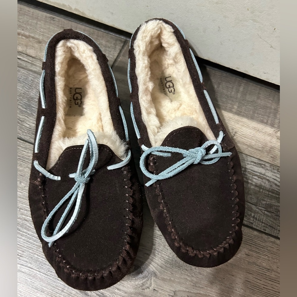 UGG Dakota Dark Brown‎ & blue laces Suede Moccasin Slippers - Picture 3 of 9